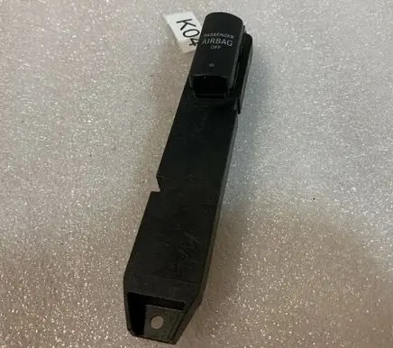 Mercedes-Benz S W220 Passenger airbag on/off switch 2208218458