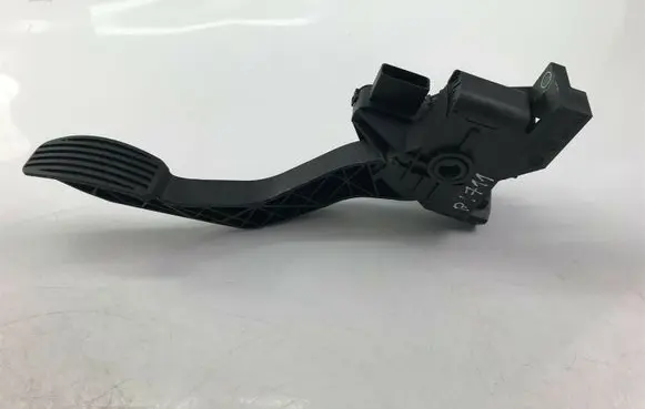Iveco Daily 45 - 49.10 Accelerator throttle pedal 5801333490 P1711