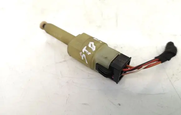 Audi A6 S6 C5 4B Brake pedal sensor switch 4A0945515A