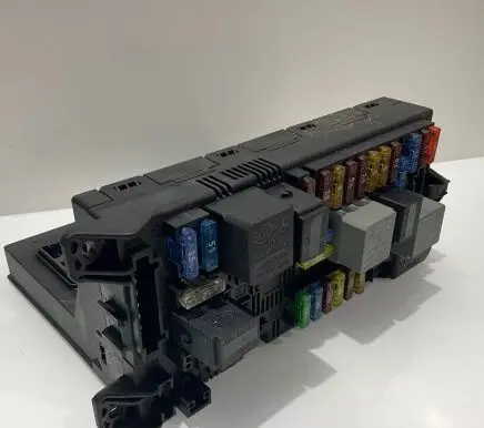 Mercedes-Benz E W211 Fuse module 2115454201 00005927A2 A205610001D3