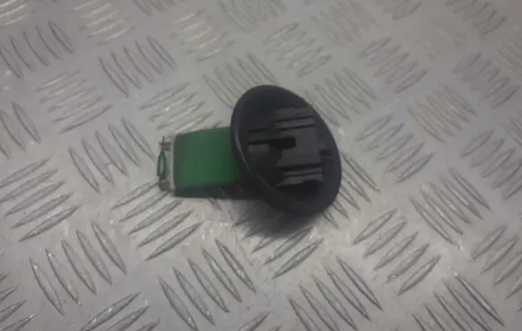 Seat Ibiza IV (6J,6P) Heater blower fan relay 