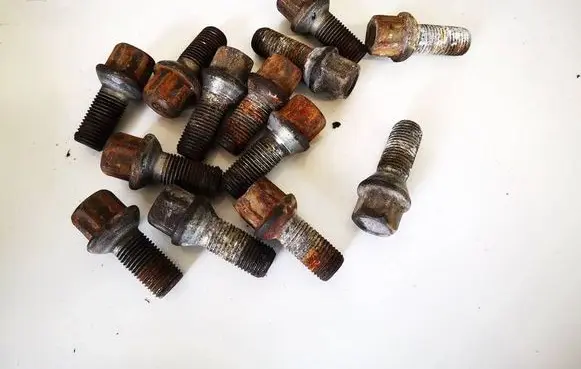 Mercedes-Benz B W245 Nuts/bolts 