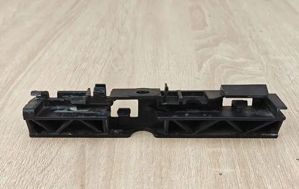 Audi A6 S6 C7 4G Front bumper mounting bracket 4G0853921B