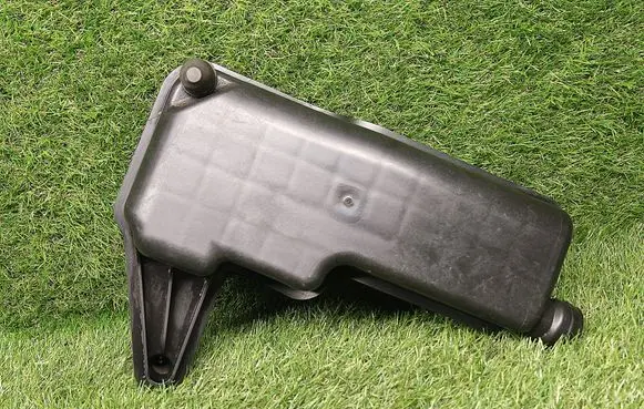 Volkswagen Jetta VI Active carbon filter fuel vapour canister 04E131111A