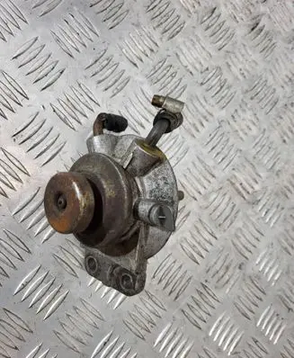 Hyundai Galloper Fuel filter bracket/mount holder 