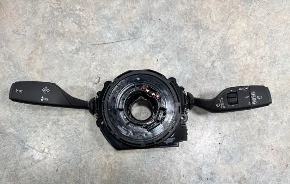 BMW i3 Wiper turn signal indicator stalk/switch 6833433