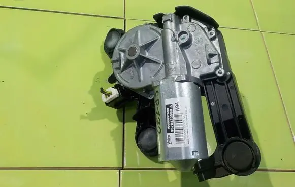 Peugeot 2008 I Rear window wiper motor 9678423580A