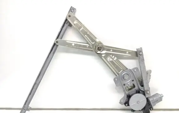 Mitsubishi Lancer VIII Front door window regulator with motor 710160