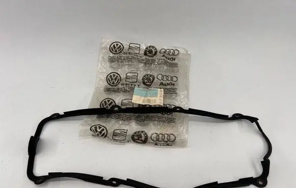 Volkswagen Golf II Rocker cam cover 037103483C 08760 0902010