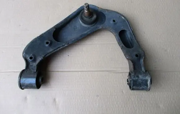 Nissan Pathfinder R51 Front lower control arm/wishbone