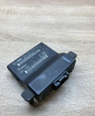 Volkswagen Golf V Gateway control module 1K0907530A