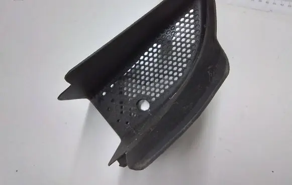 Porsche Macan (95B) Brake cooling air channel/duct 95B121700F