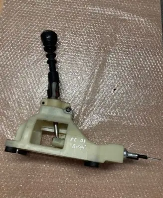 Hyundai Santa Fe Gear shifter/selector 437002B000 C06CJM