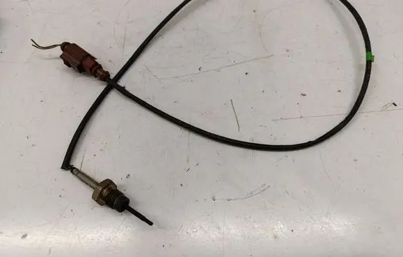 Volkswagen Golf VII Exhaust gas temperature sensor 04L906088AB