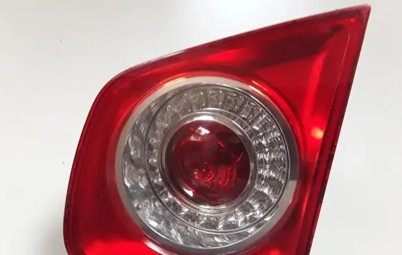 Volkswagen Jetta V Tailgate rear/tail lights 1K5945094
