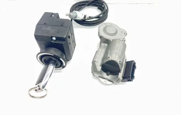 Mercedes-Benz CLK A209 C209 Ignition lock A2034621130 2095451608