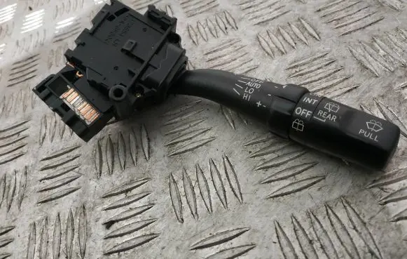 Toyota Corolla Verso E121 Wiper speed switch 8465205170