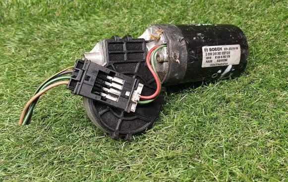 BMW 3 E46 Wiper motor 8362156 67638362156