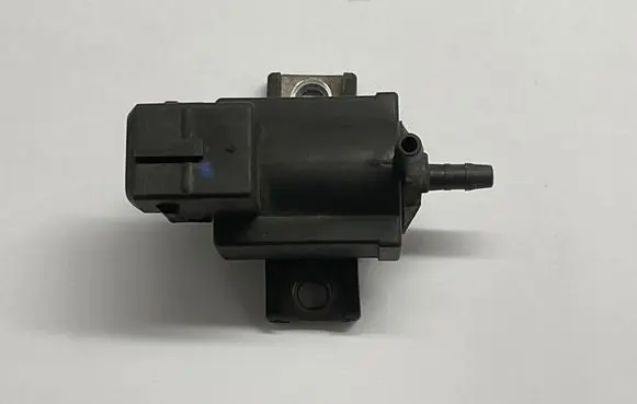 Toyota Avensis T270 Turbo solenoid valve 258600R010 72828606