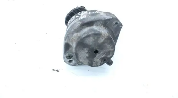 BMW 5 E60 E61 Engine mount bracket 6774620