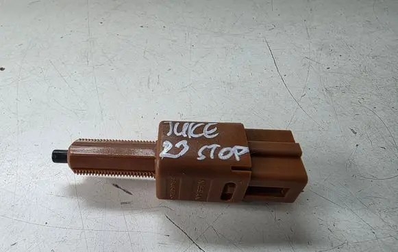 Nissan Juke II F16 Brake pedal sensor switch