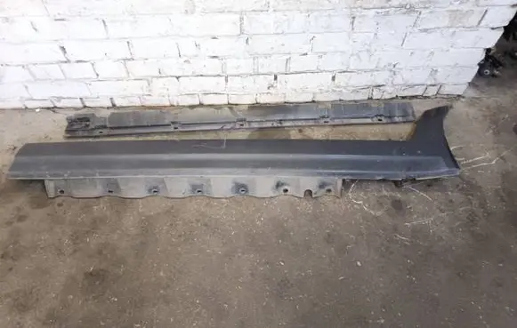 BMW X3 E83 Sill 3330865