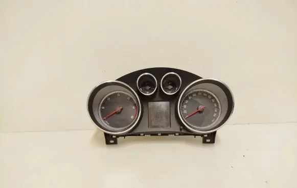 Opel Insignia A Speedometer (instrument cluster)