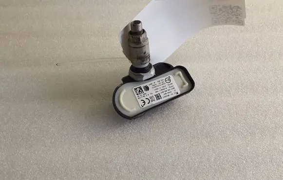 Maserati Levante Tire pressure sensor 670106084 01DADD55