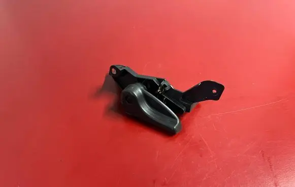 BMW X5 F15 Engine bonnet (hood) release handle 7284598 51437284898