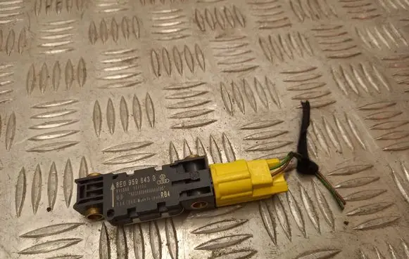 Audi A4 S4 B7 8E 8H Airbag deployment crash/impact sensor 8E0959643B