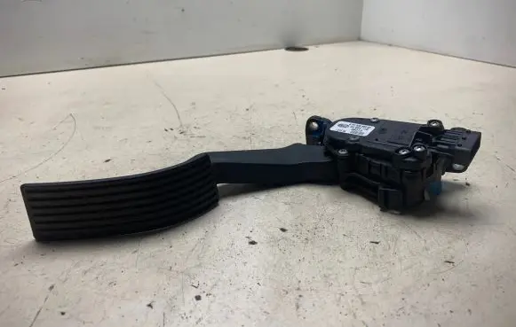 Alfa Romeo 159 Accelerator throttle pedal 60695128 6PV00886000 09315