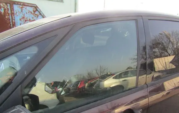 Ford S-MAX Front door window glass four-door 