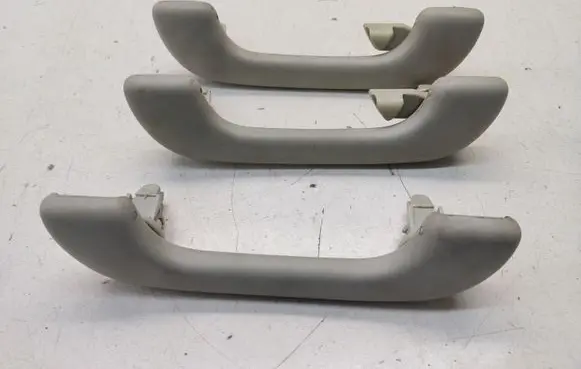 Nissan Qashqai A set of handles for the ceiling 8200000099 8200003209 98192