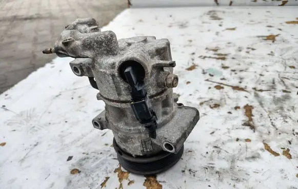 Peugeot 208 I Air conditioning (A/C) compressor (pump) 9672247080