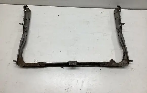 Toyota Avensis T270 Radiator support slam panel
