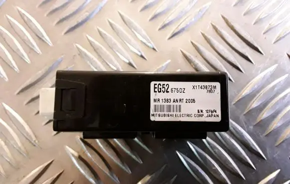 Mazda CX-7 Door central lock control unit/module EG52675DZ