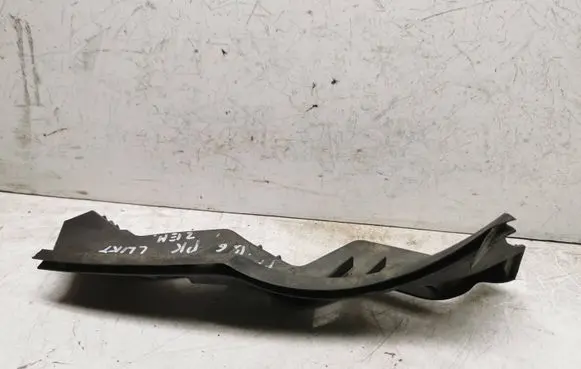 Volkswagen PASSAT B6 Front bumper mounting bracket 3c0807889
