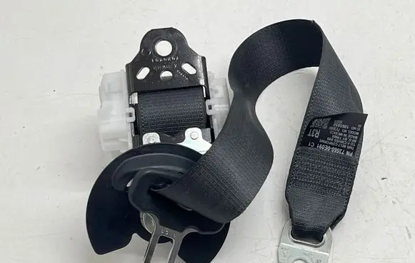 Toyota Highlander XU70 Third row seat belt V070716 1065858 735600E091
