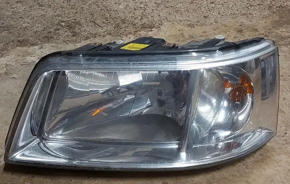 Volkswagen Transporter - Caravelle T5 Headlight/headlamp 7H1941015J