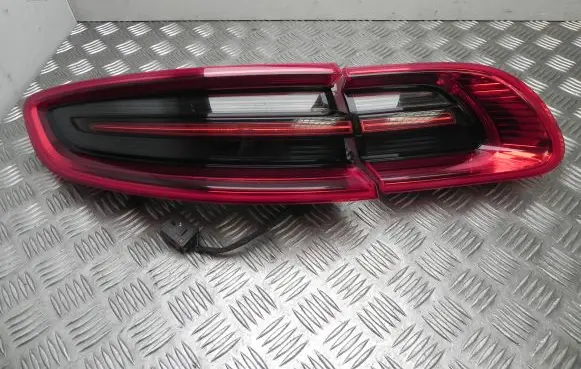 Porsche Macan (95B) Rear/tail lights 95B945095E A3147