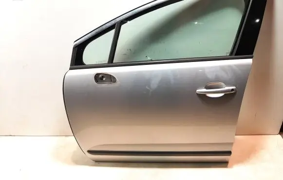 Peugeot 3008 I Front door