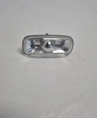 Front fender indicator light
