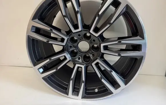BMW 5 G60 G61 R19 alloy rim 5A324E0 0022882021