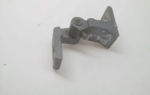 Volkswagen Tiguan Front door upper hinge 5N0831402