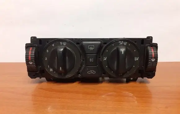 Mercedes-Benz E W210 Interior fan control switch 2108302085 9140010258