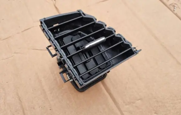 Opel Insignia B Dash center air vent grill 39017311