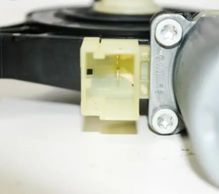Audi A4 S4 B9 8W Front door window regulator motor 8W0959801