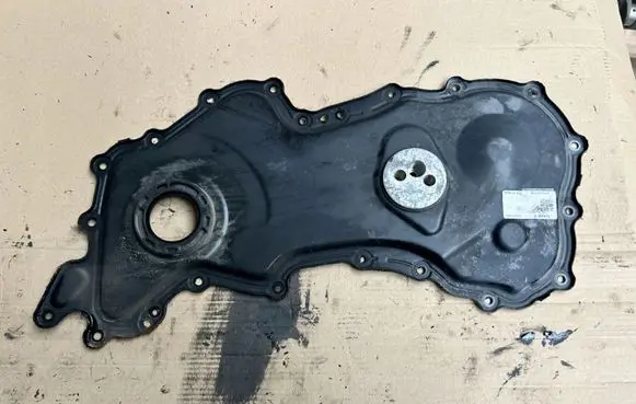 Renault Trafic III (X82) Timing chain cover 135027147R