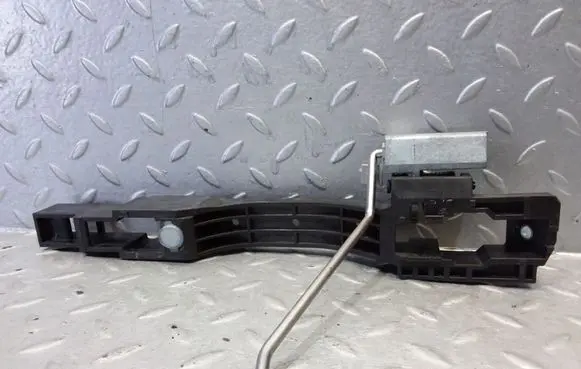Rear door interior handle