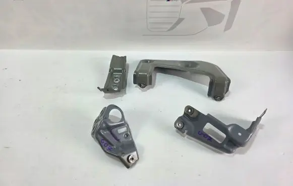 BMW X7 G07 Fender mounting bracket 